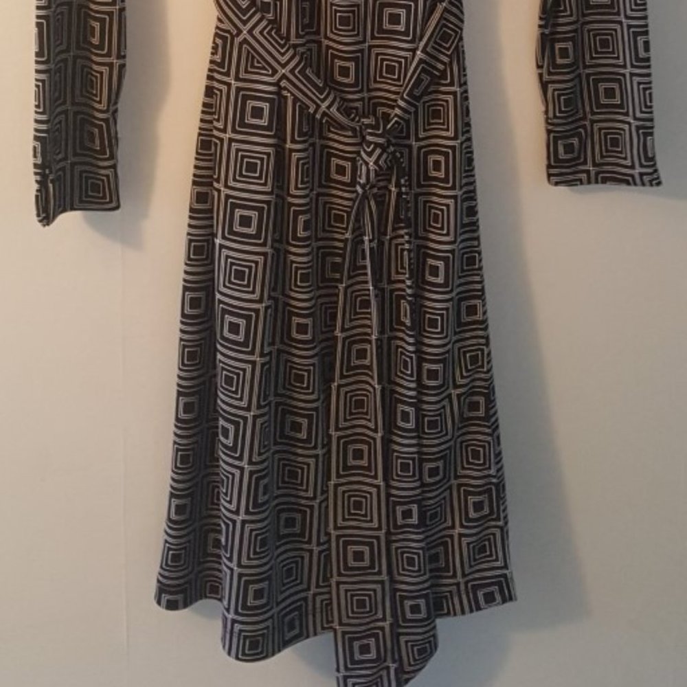 Express Black & White Dress (S 9/10) - Picture 3 of 3